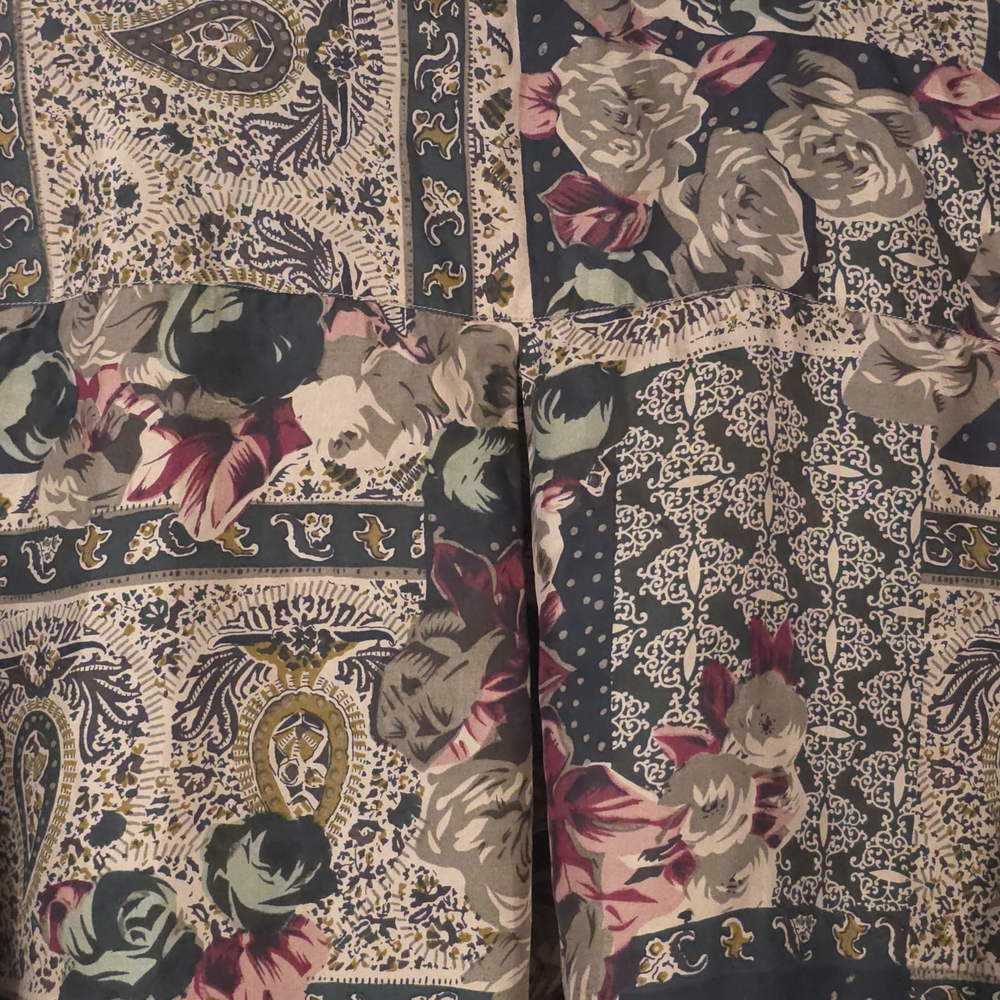 Dalia Vtg 100% Silk Patchwork Paisley Floral Blouse Boho Artsy Size M - Picture 10 of 10